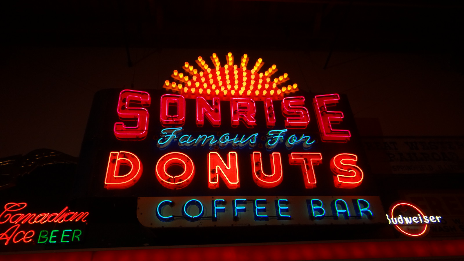 Sonrise Donuts Sign