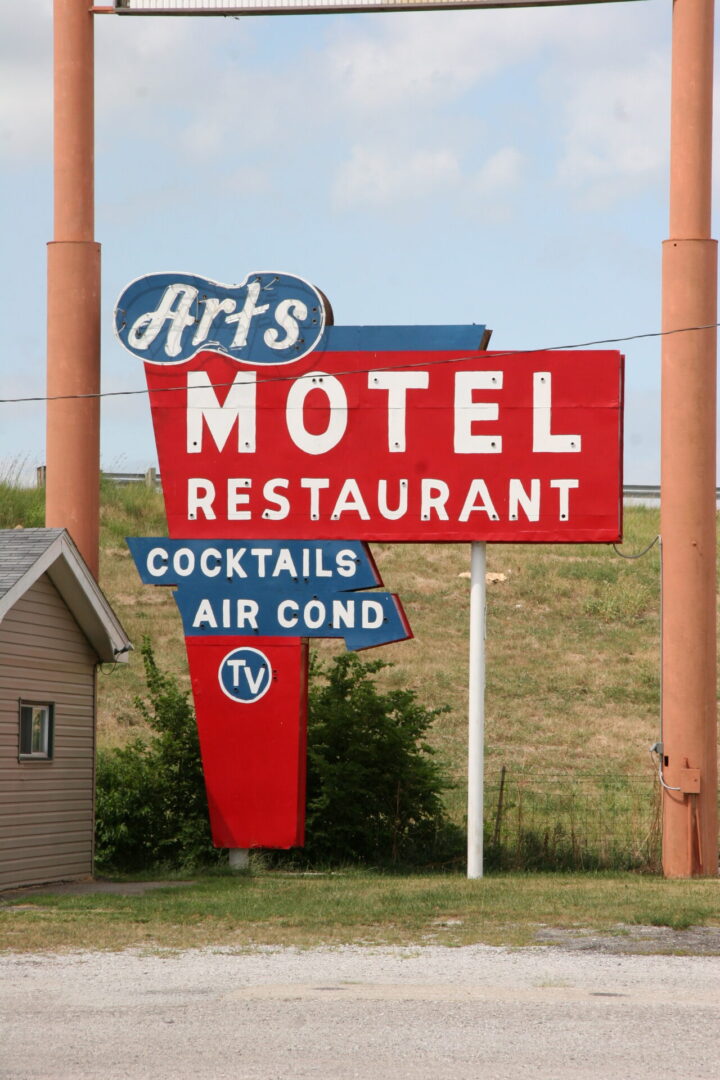 Art's Motel