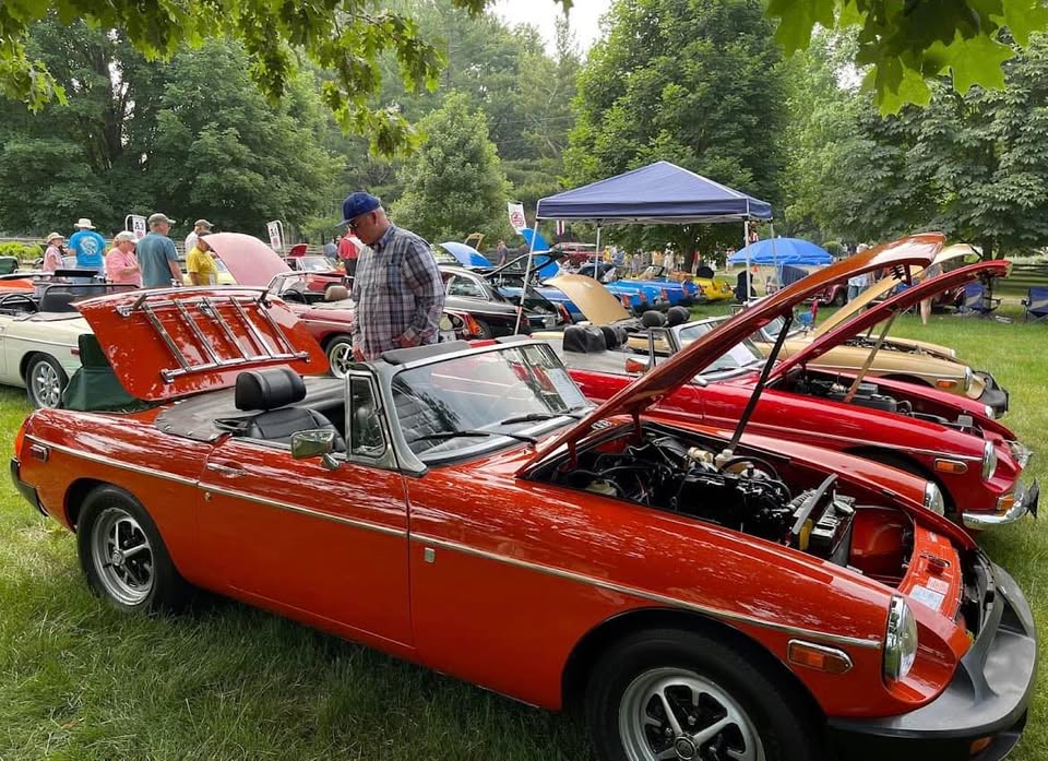Champagne British Car Show